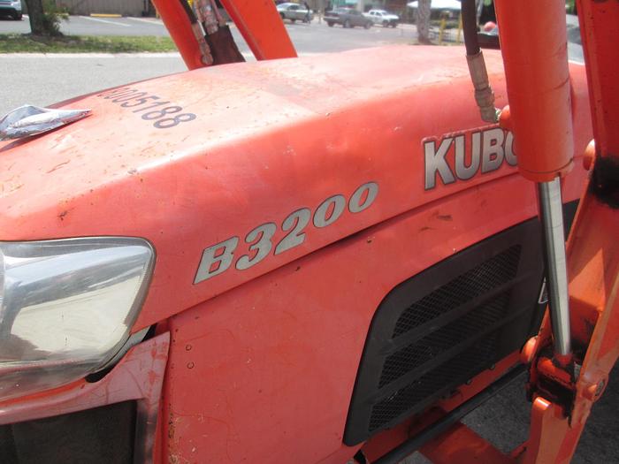 Used 2013 Kubota B3200 Front End Loader Tractor