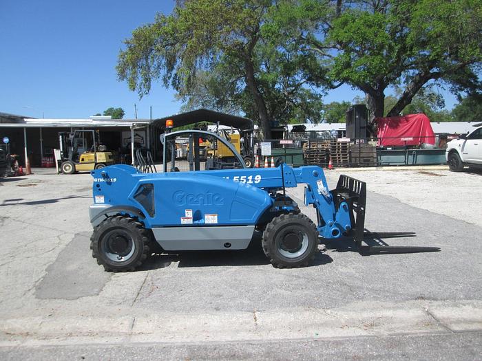 Used 2015 Genie GTH 5519 Telehandler