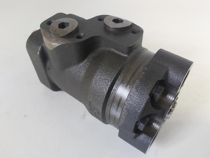 Neu Hydraulikmotor für Hauptantrieb Kehrmaschine Commander C82, 330