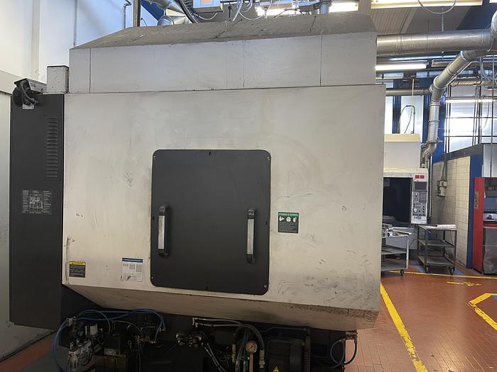 Ottime Centro di Lavoro Verticale con Rotopallet HYUNDAI WIA F500D