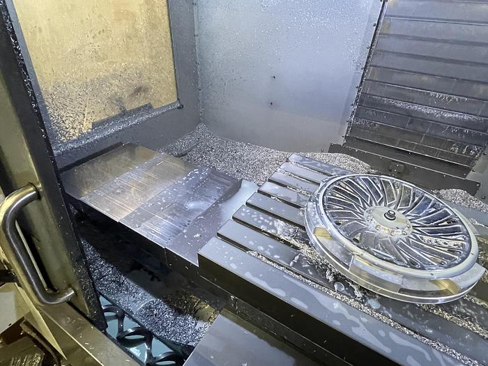 Used 2017 HAAS VF-3SSYT CNC Vertical Machining Center