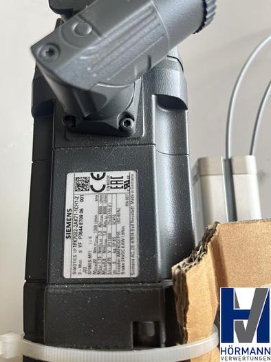 Gebraucht Siemens Motor mit 2 Festo Zylindern