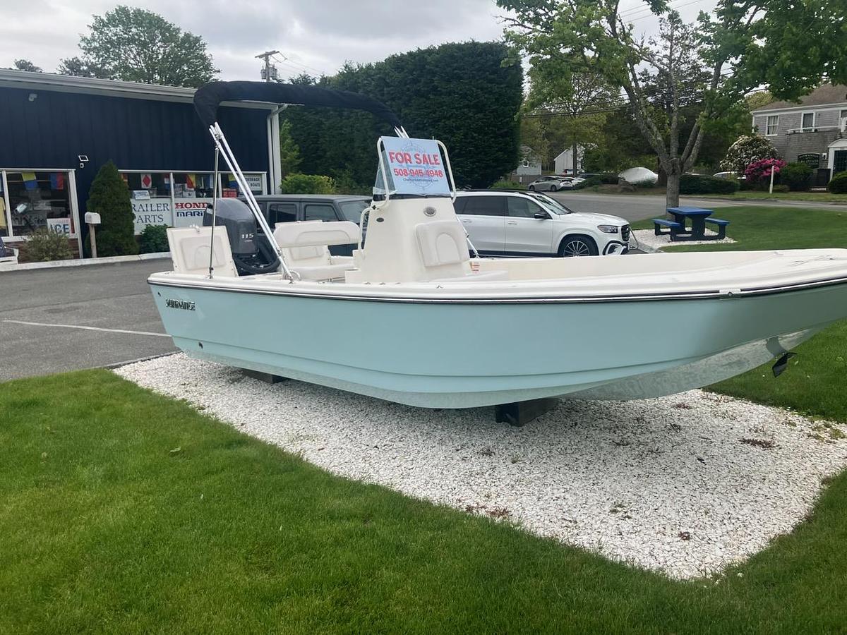 Used 2026 DX20 Yamaha 115HP Ice Blue Center Console.