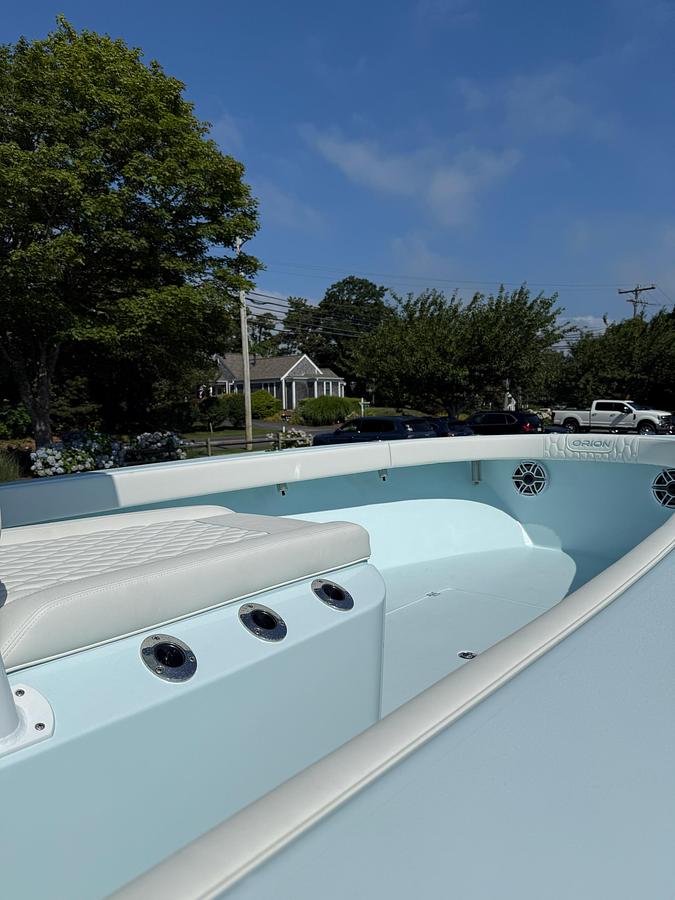 2025 Orion 29 Twin Yamaha 300HP Ice Blue Center Console
