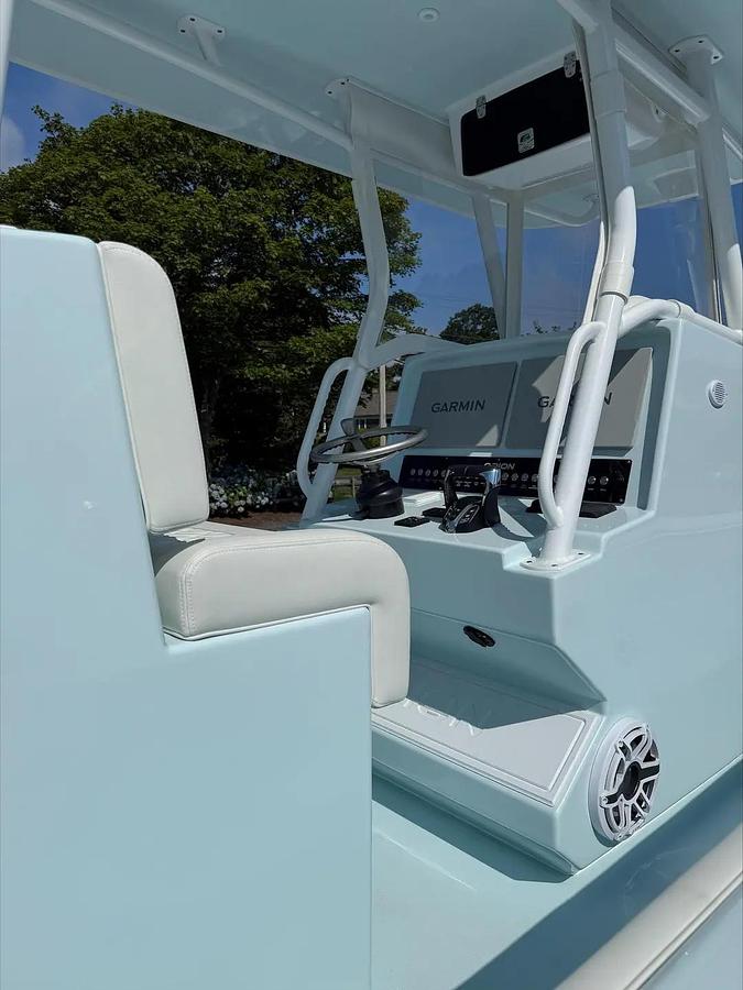 Used 2025 Orion 29 Twin Yamaha 300HP Ice Blue Center Console