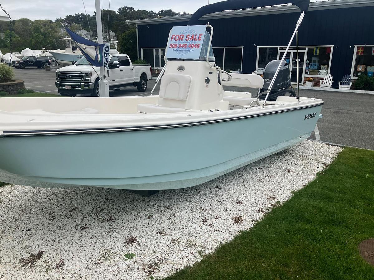 Used 2026 DX20 Yamaha 115HP Ice Blue Center Console.
