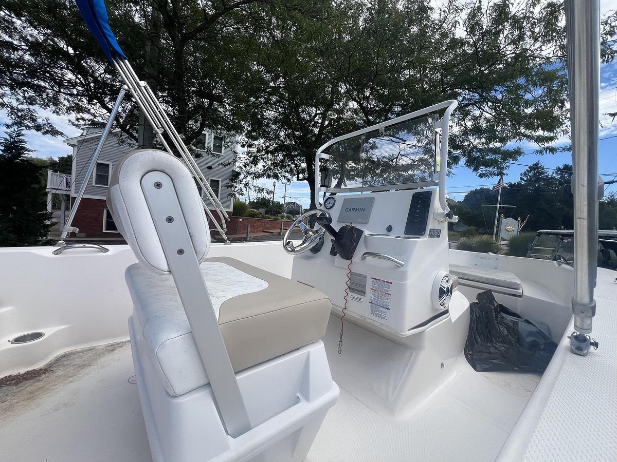 Used 2018 Robalo R160 CC
