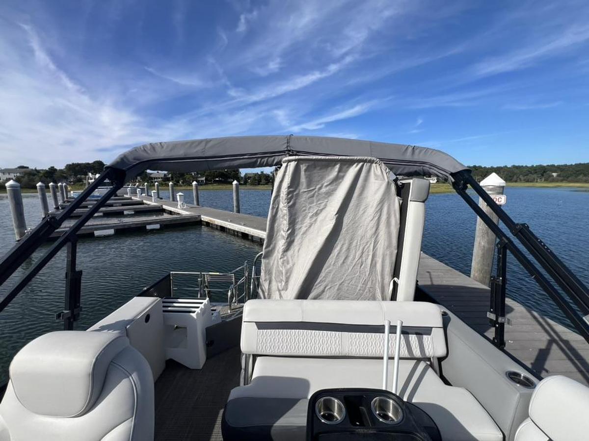 Used 2020 Godfrey Sweetwater 22