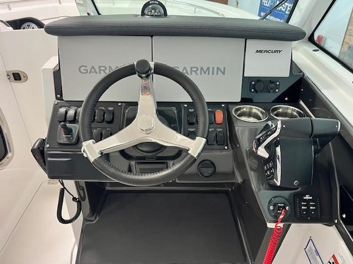 Used 2024 Blackfin 302 DC