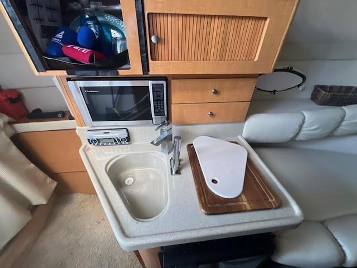Used 2010 Larson 274 Cabrio