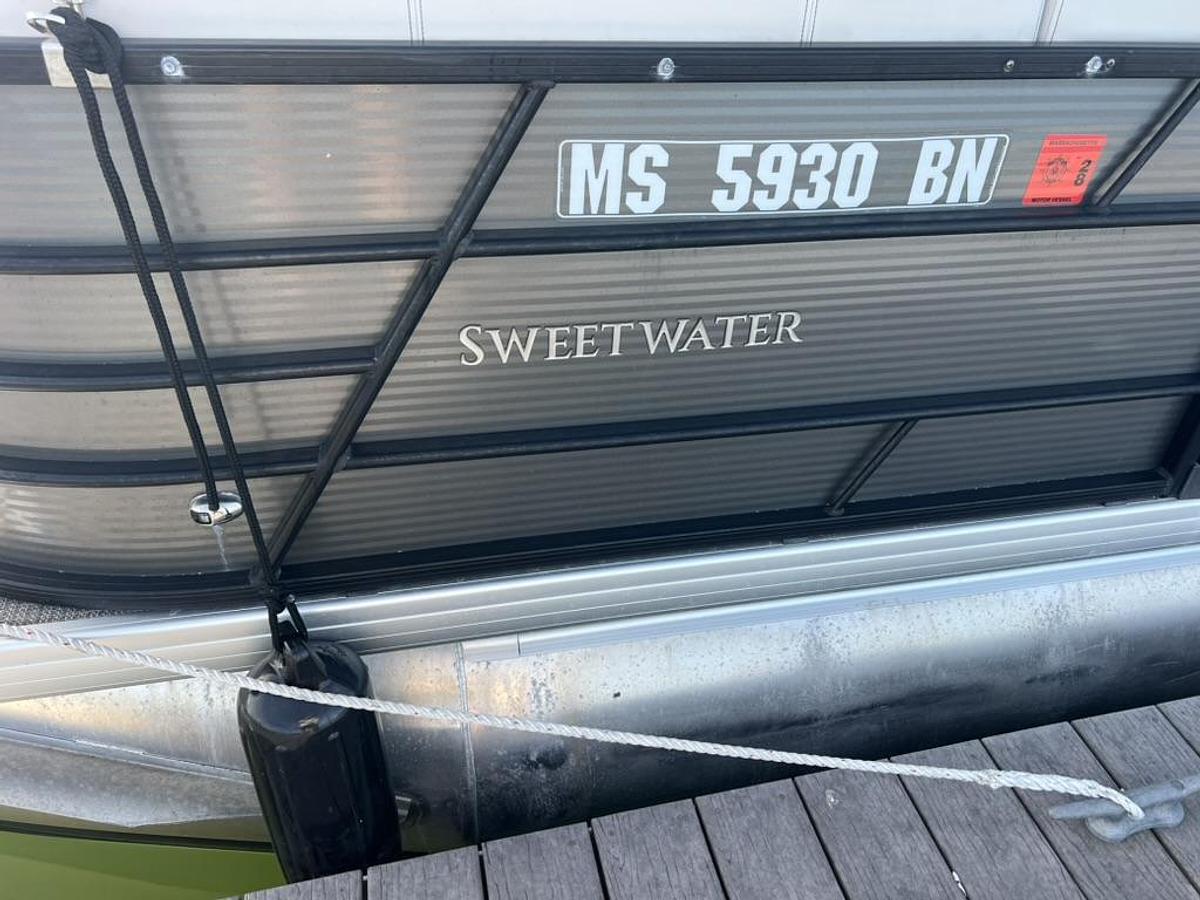 Used 2020 Godfrey Sweetwater 22