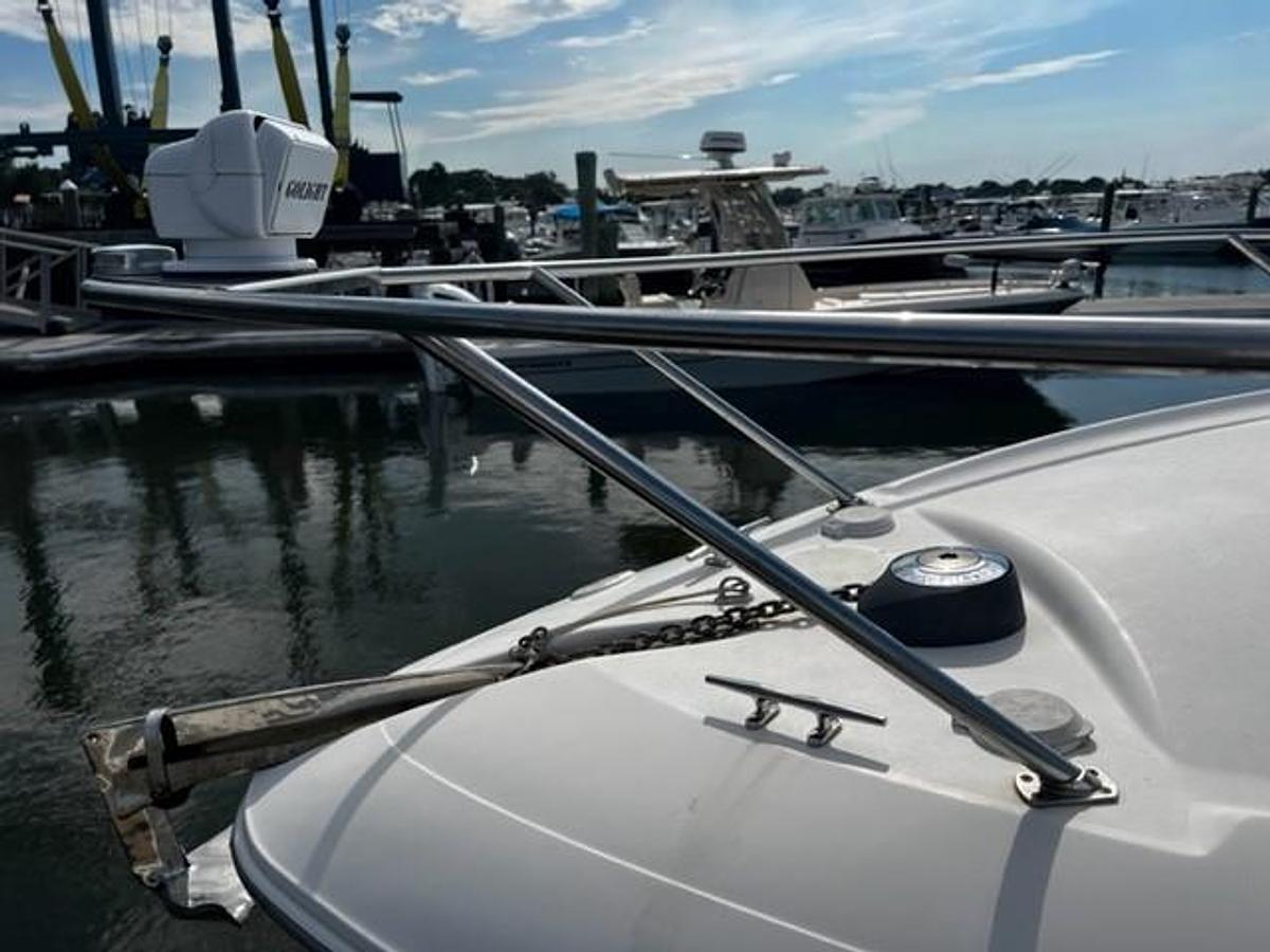 Used 2010 Larson 274 Cabrio