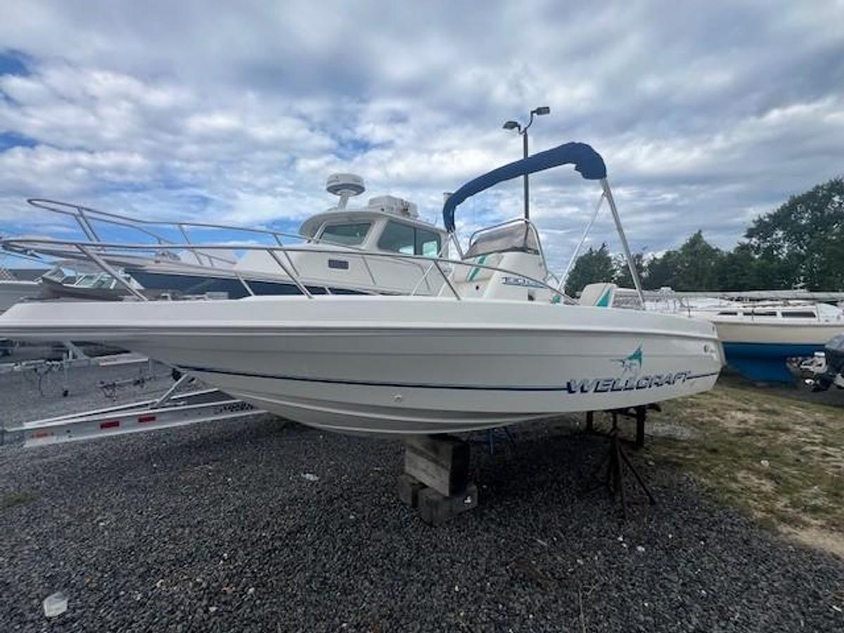 Used 1995 Wellcraft 190CCF