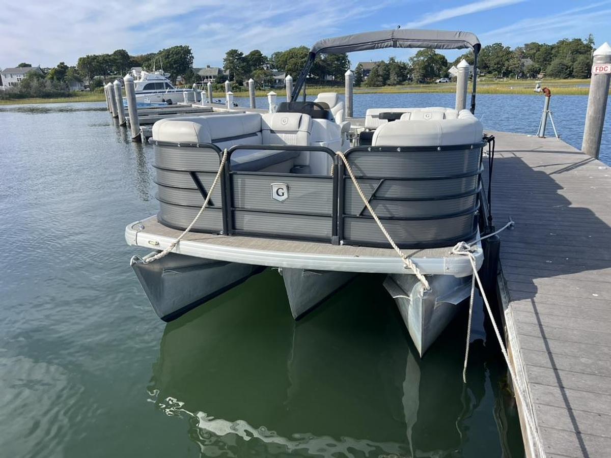Used 2020 Godfrey Sweetwater 22
