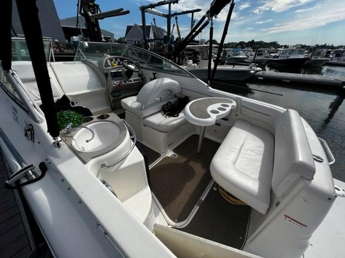 Used 2010 Larson 274 Cabrio