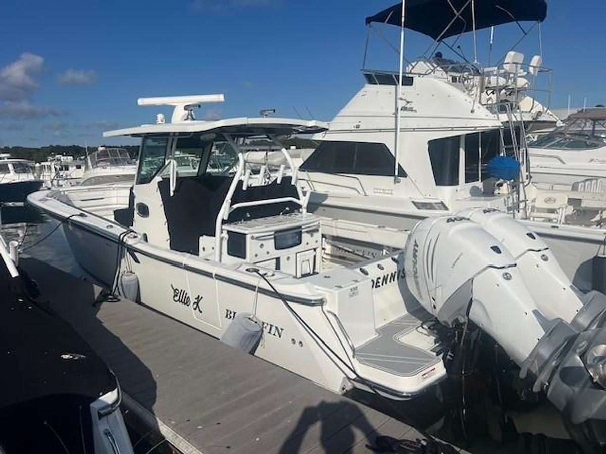 Used 2022 Blackfin 332 CC