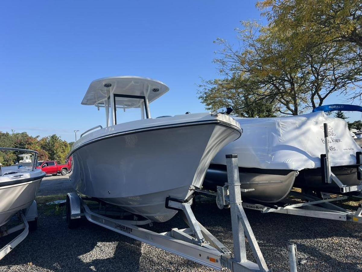 2025 Parker 2400 CC