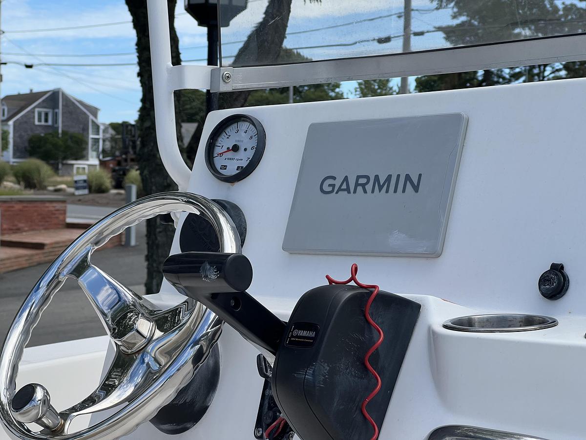 Used 2018 Robalo R160 CC