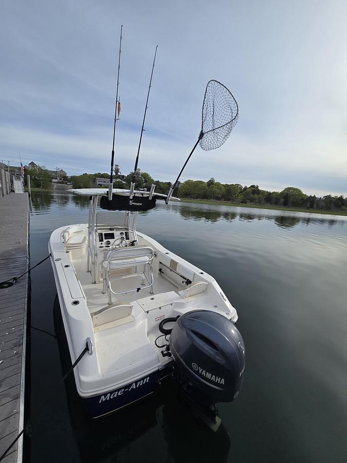 Used 2018 Robalo R200