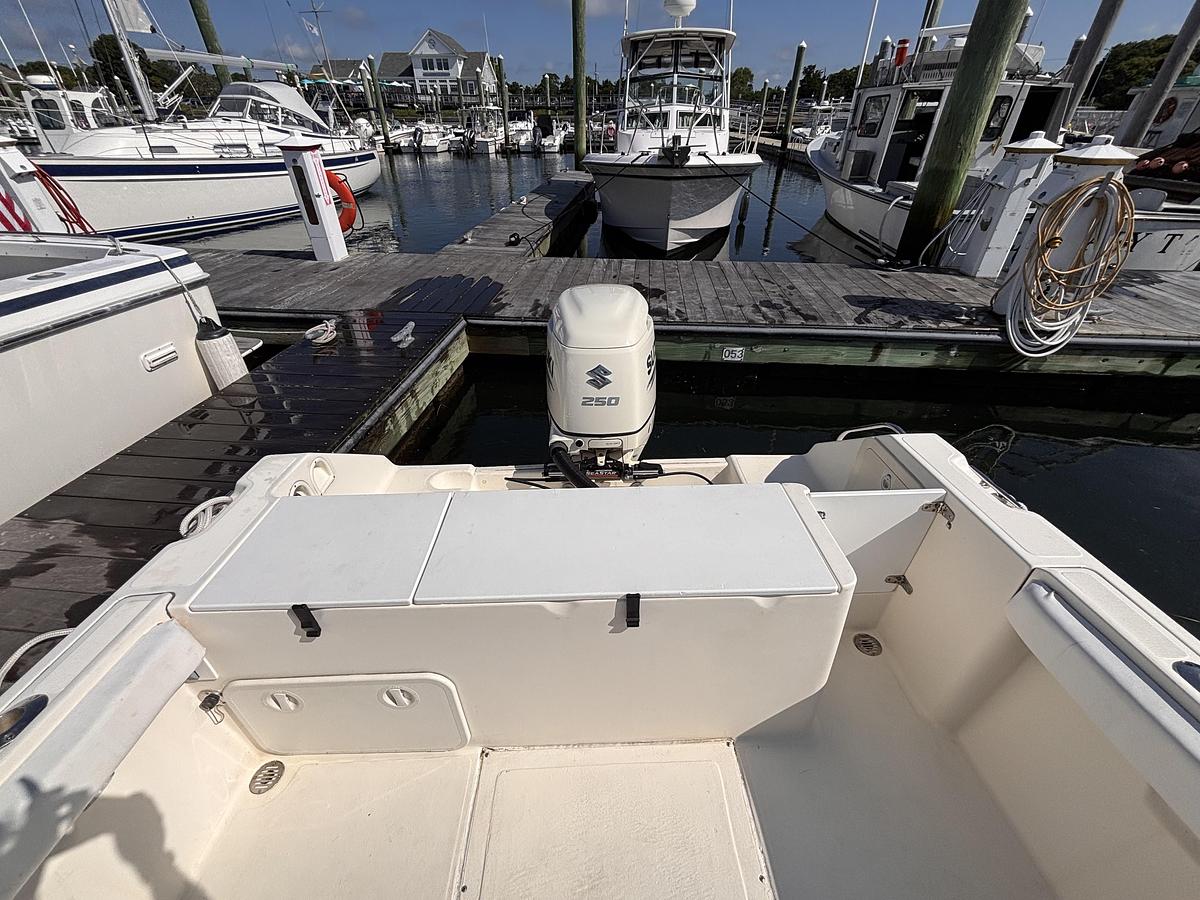 Used 1997 Pursuit 2470
