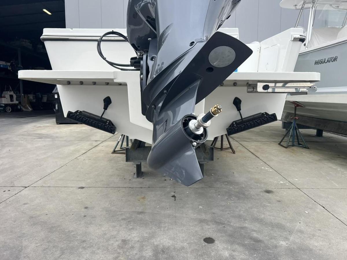 Used 2027 Parker 254 FATHOM