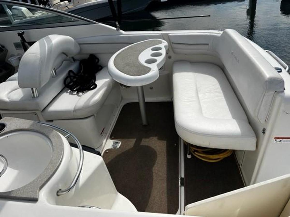 Used 2010 Larson 274 Cabrio