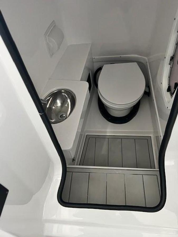 Used 2024 Blackfin 302 DC