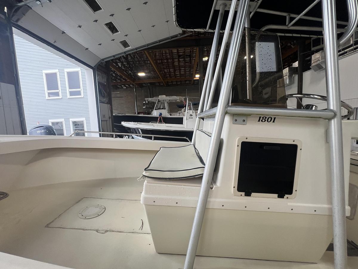 Used 2001 Parker 1801