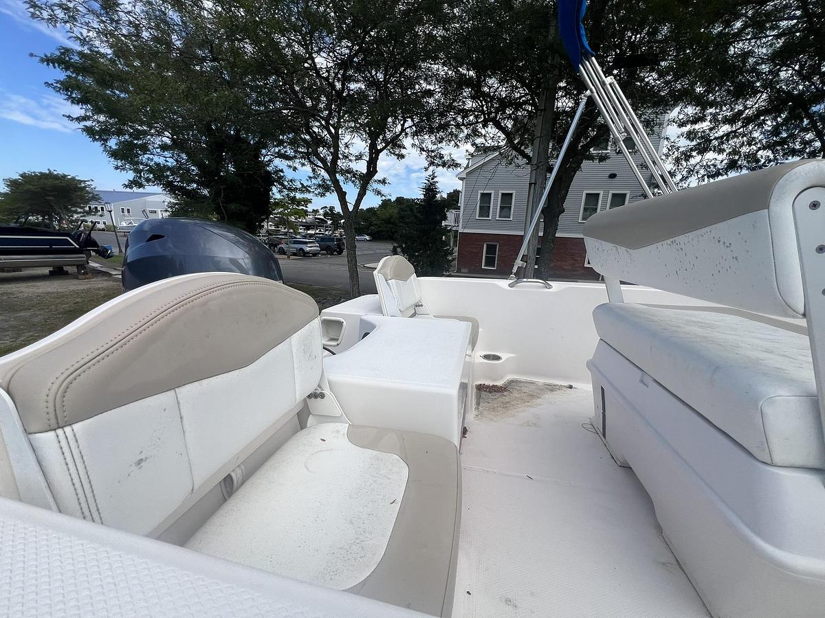 Used 2018 Robalo R160 CC
