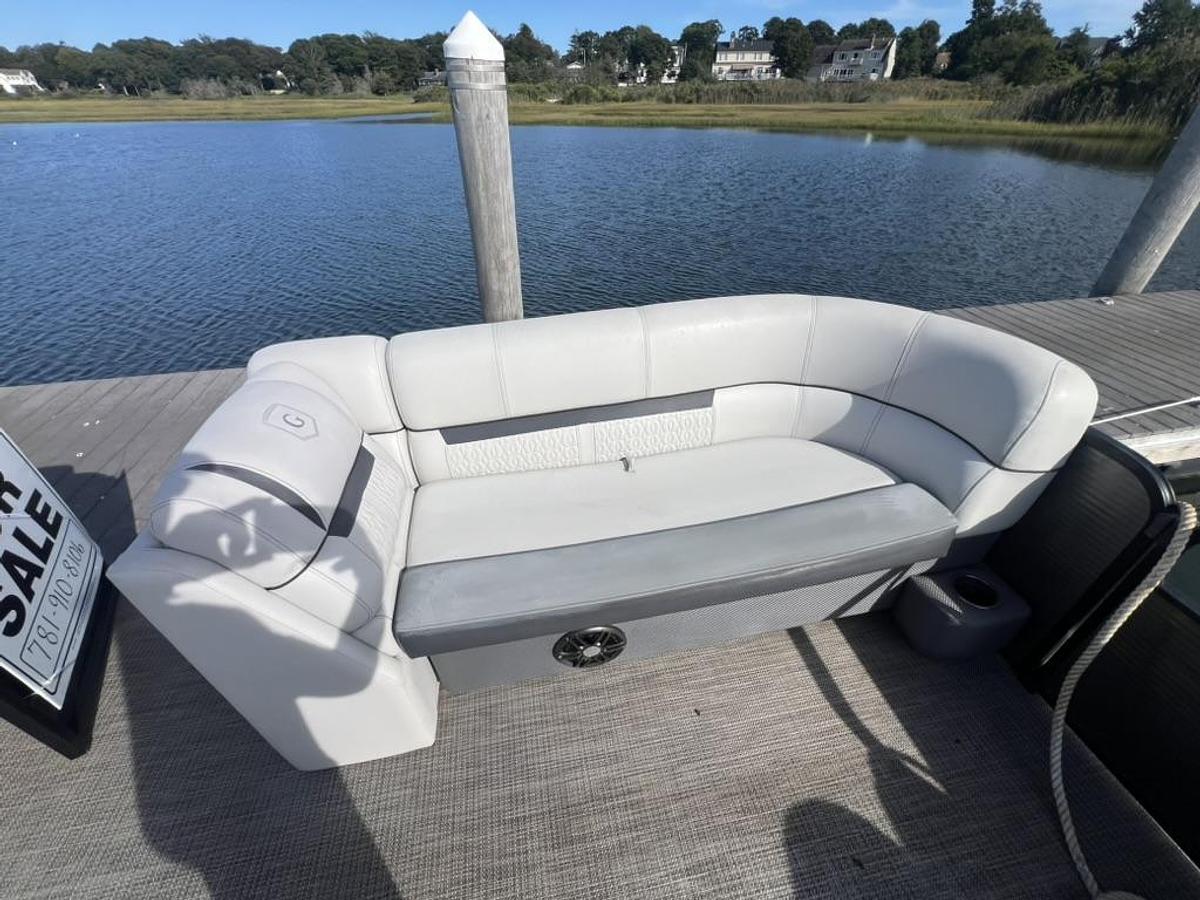 Used 2020 Godfrey Sweetwater 22