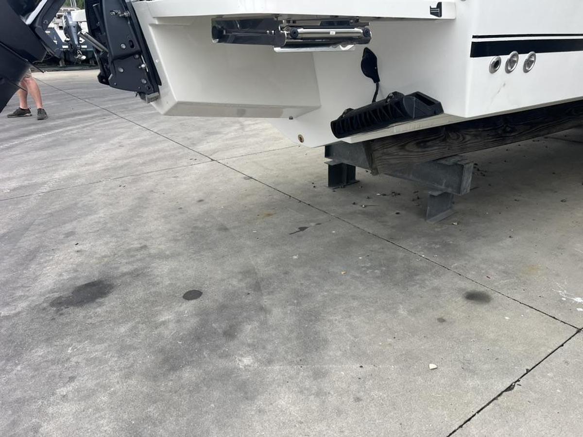 Used 2027 Parker 254 FATHOM