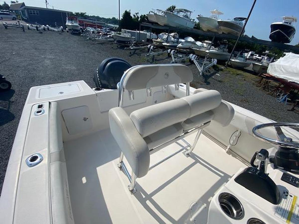 Used 2013 Edgewater 228 CC