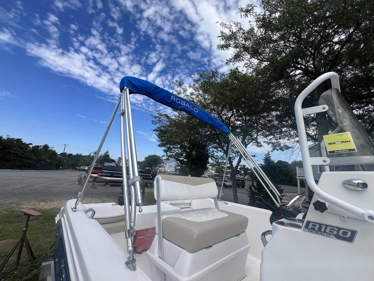 Used 2018 Robalo R160 CC