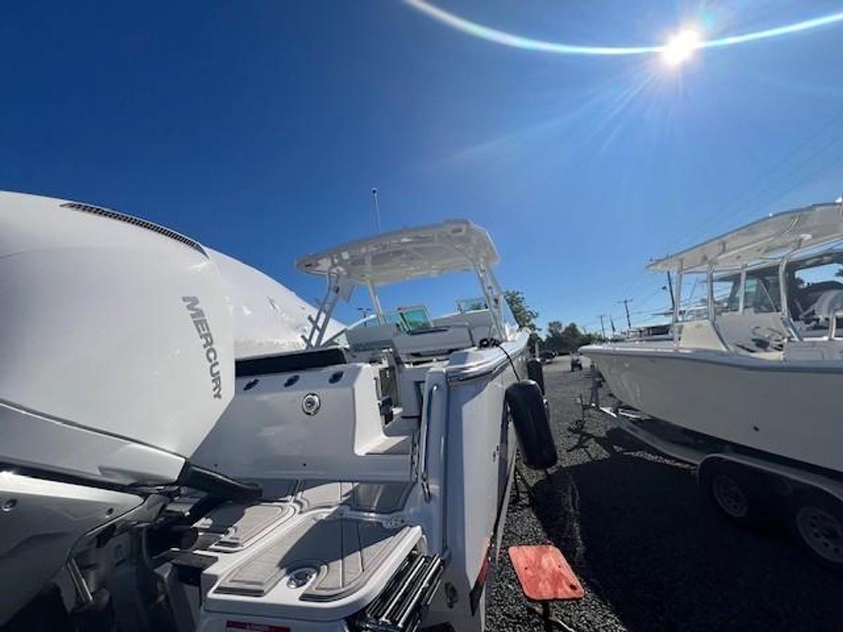 Used 2024 Blackfin 302 DC