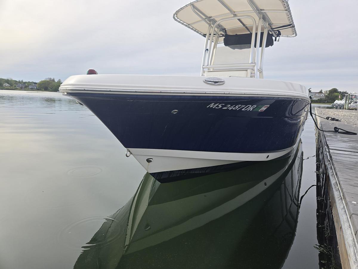 Used 2018 Robalo R200