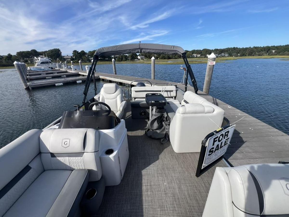 Used 2020 Godfrey Sweetwater 22