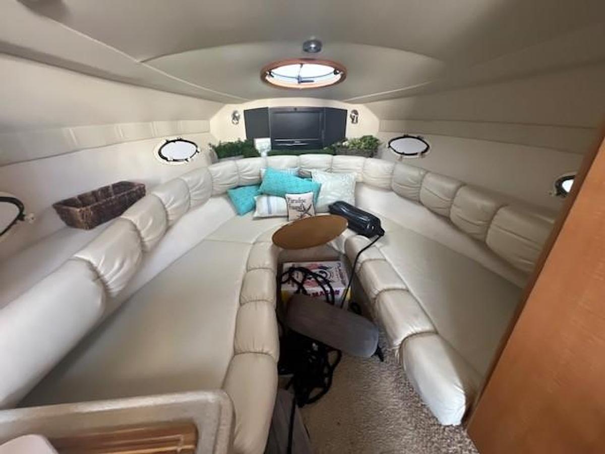 Used 2010 Larson 274 Cabrio
