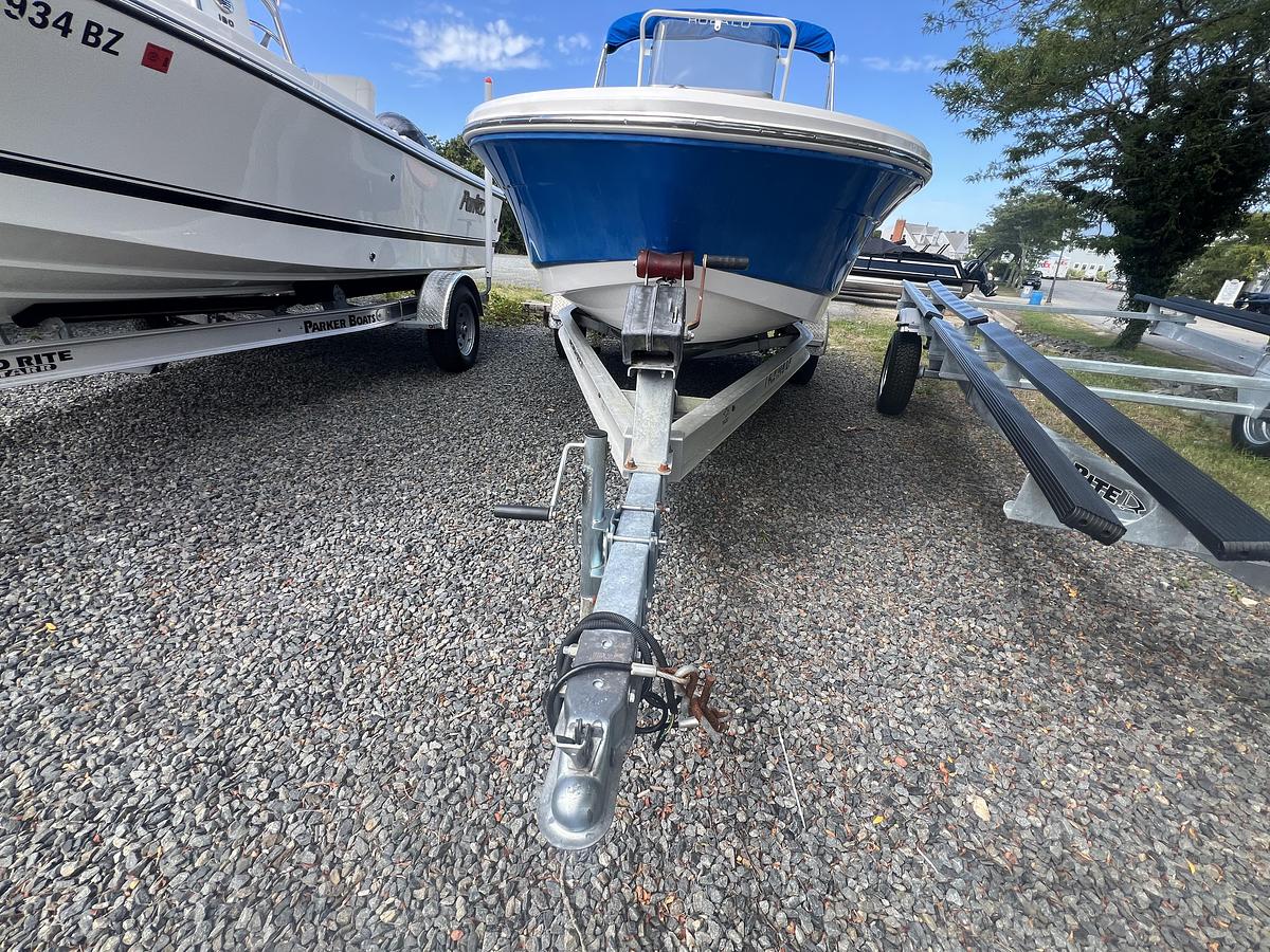 Used 2018 Robalo R160 CC