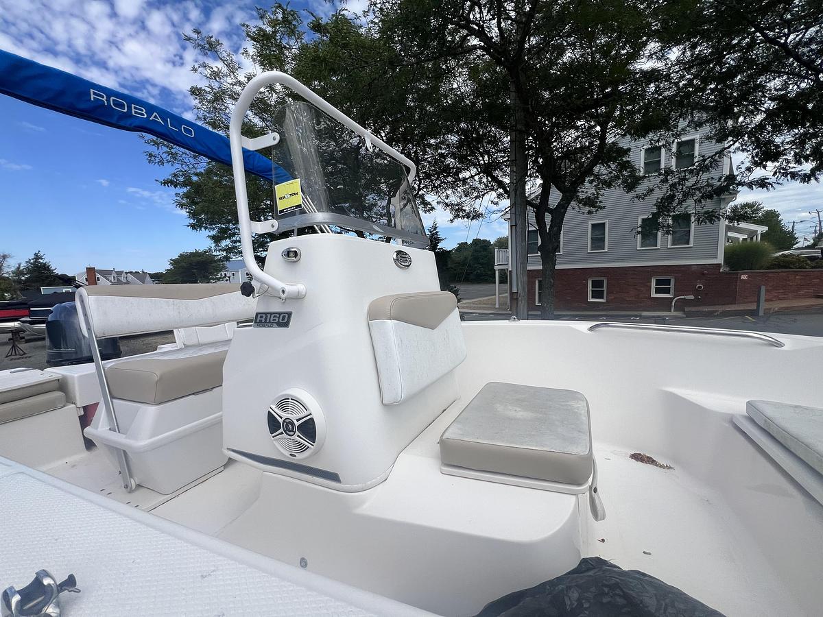 Used 2018 Robalo R160 CC