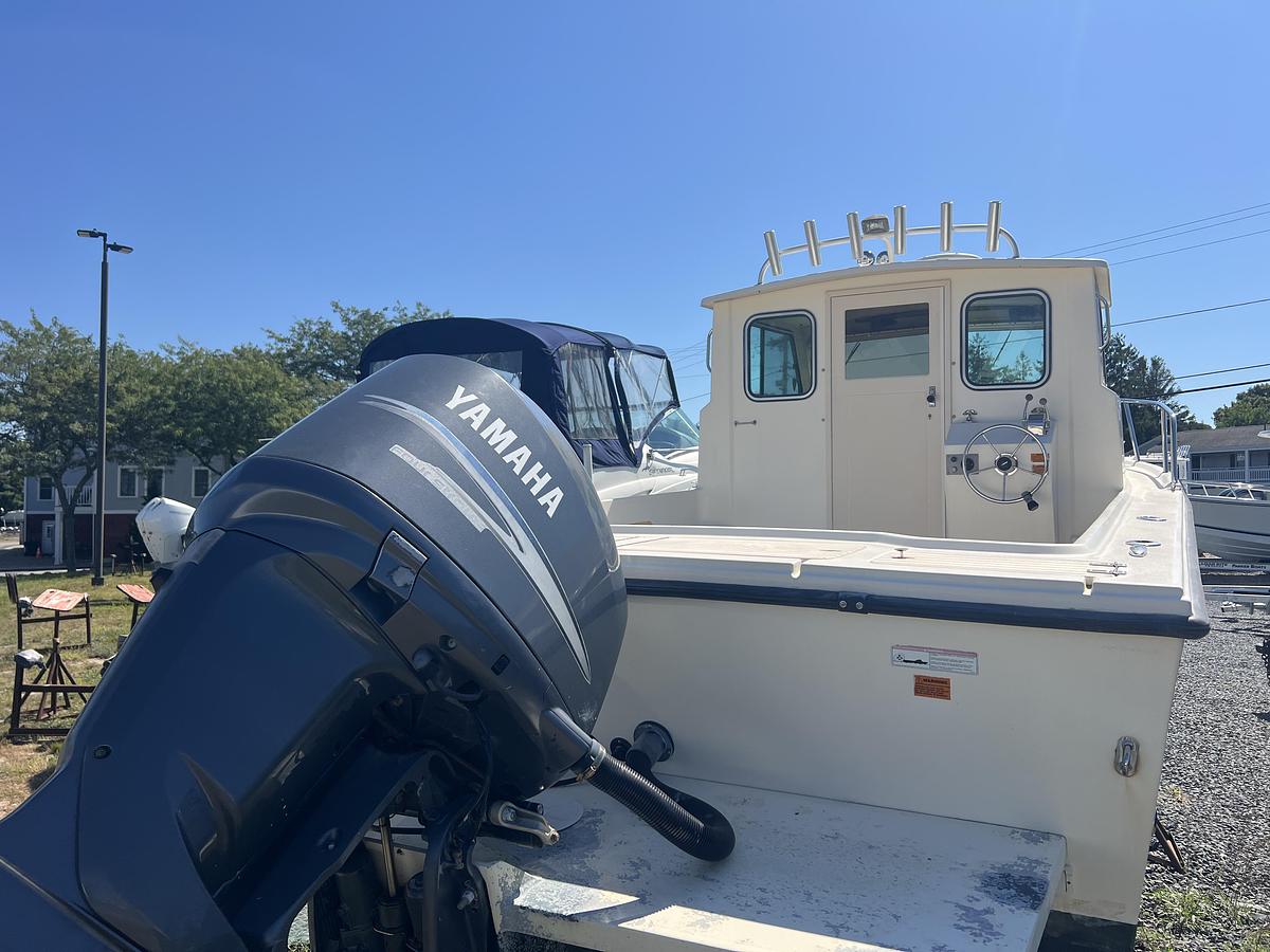Used 2008 Parker 2520 XL