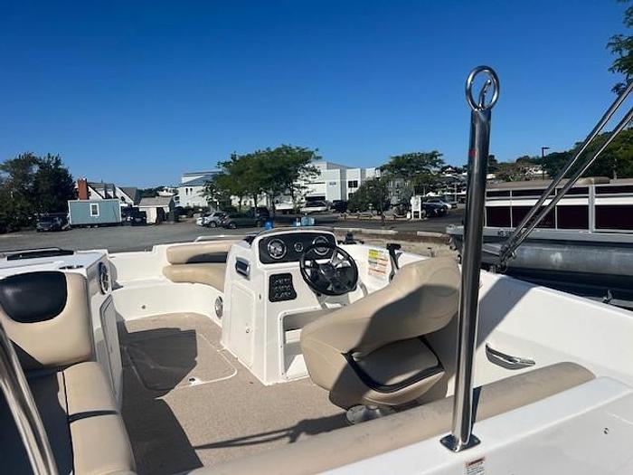 Used 2014 Hurricane SunDeck Sport 188 OB