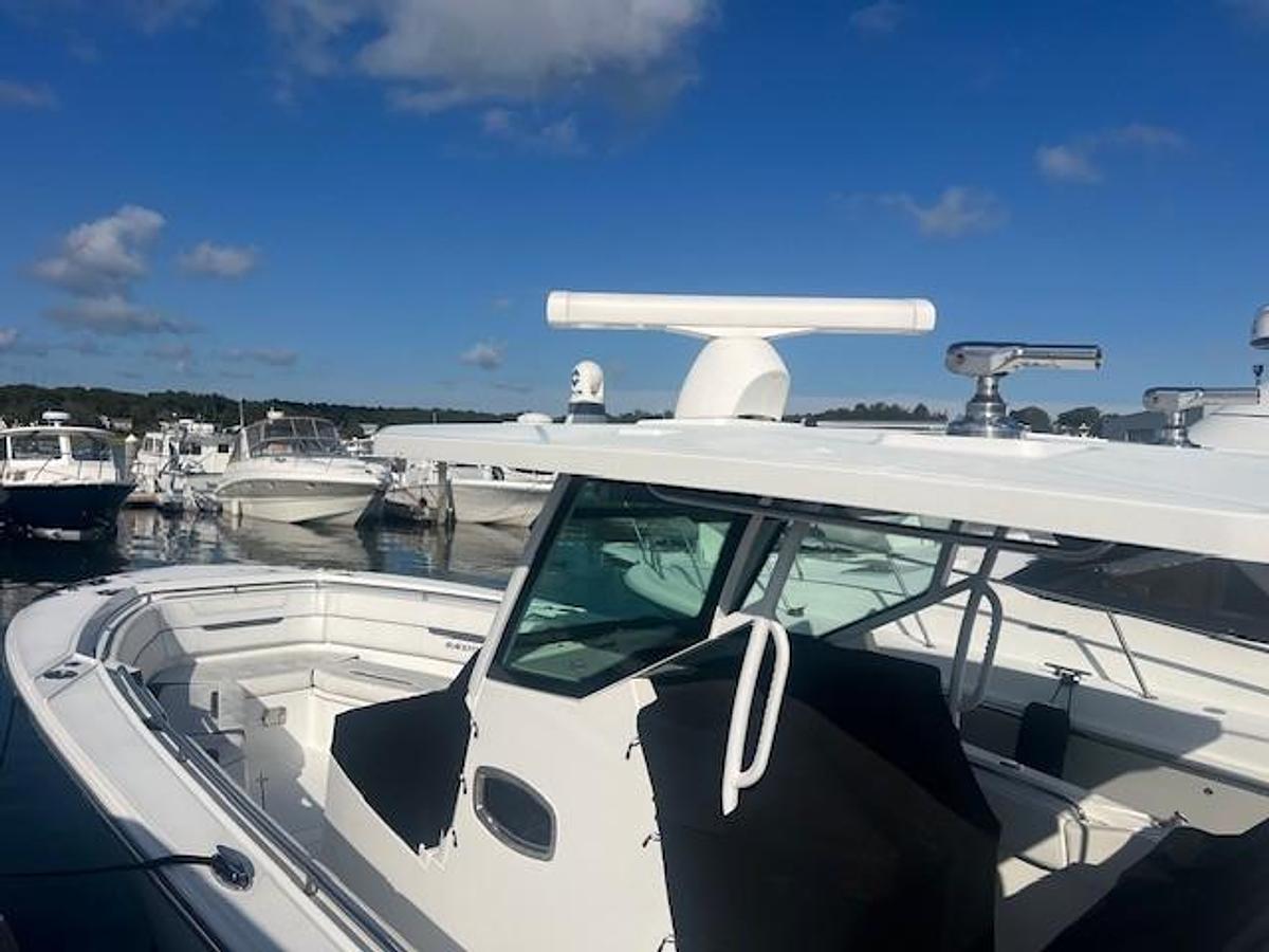 Used 2022 Blackfin 332 CC