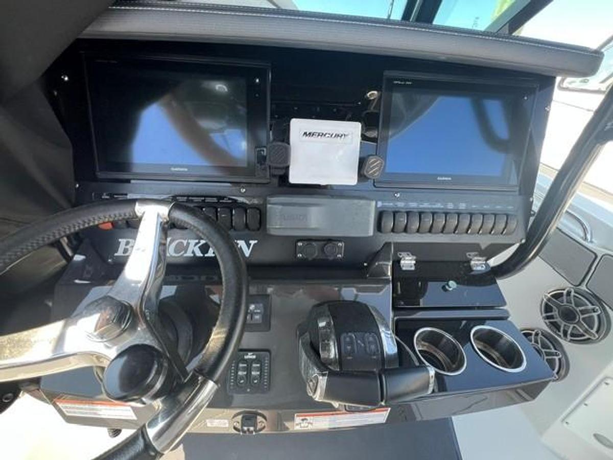 Used 2019 Blackfin 272 CC