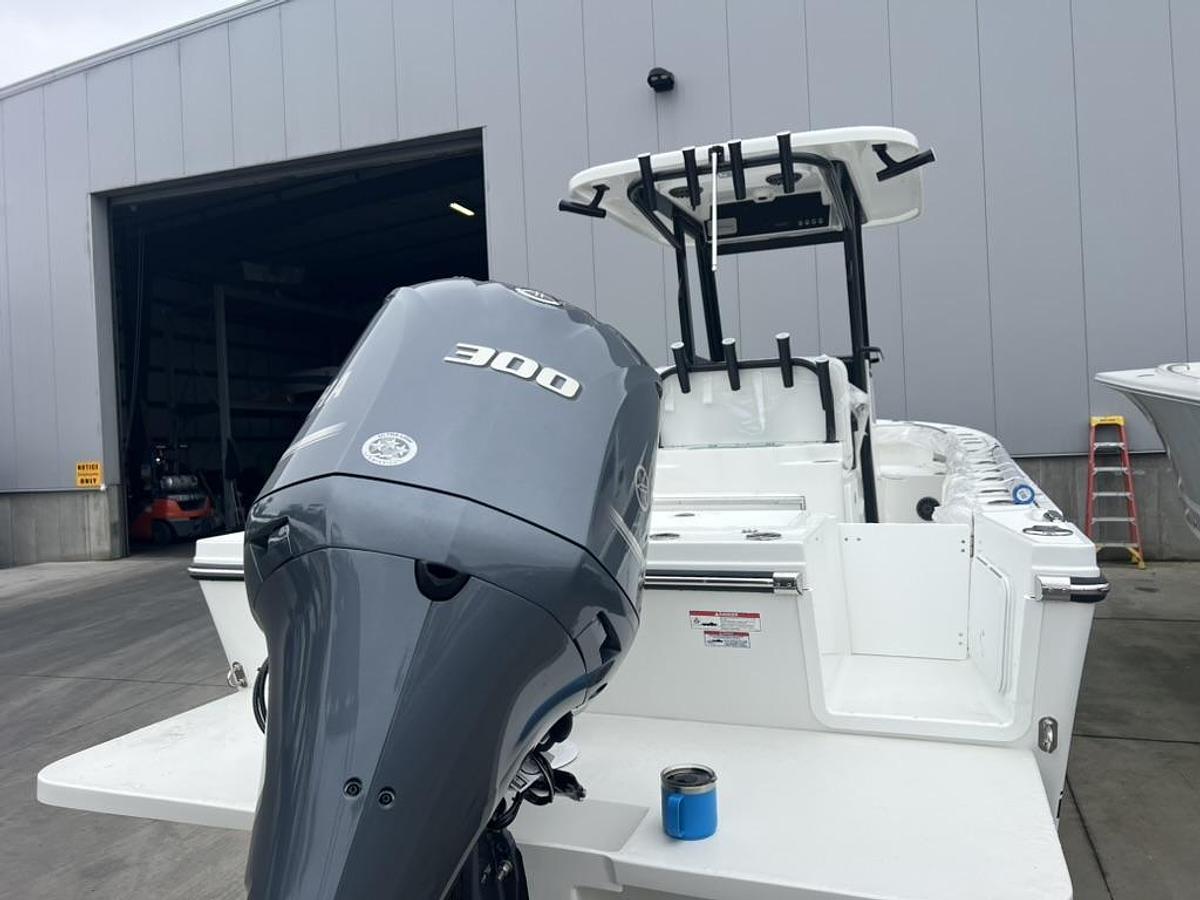 Used 2027 Parker 254 FATHOM
