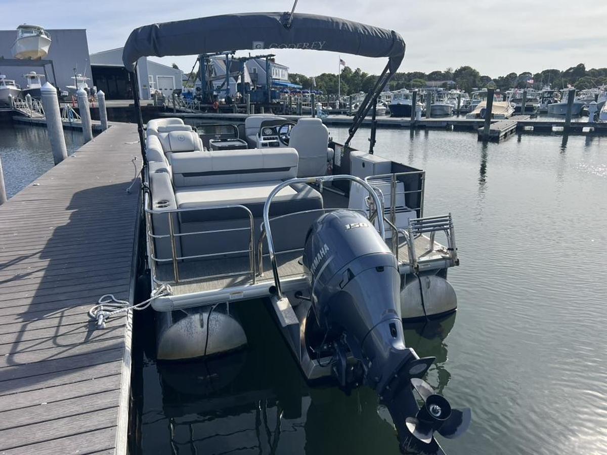 Used 2020 Godfrey Sweetwater 22