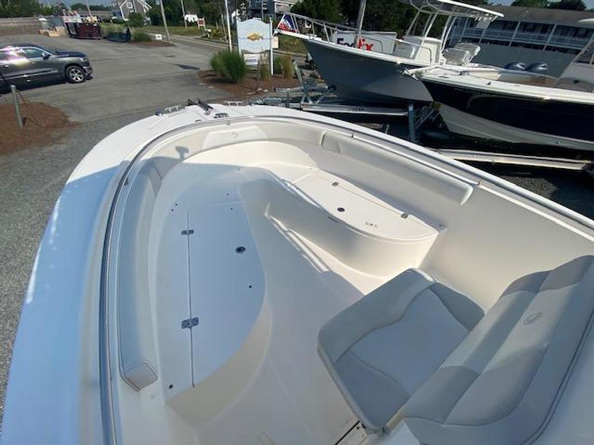 Used 2013 Edgewater 228 CC