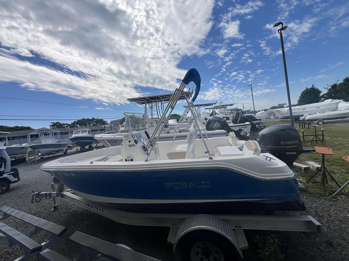 Used 2018 Robalo R160 CC