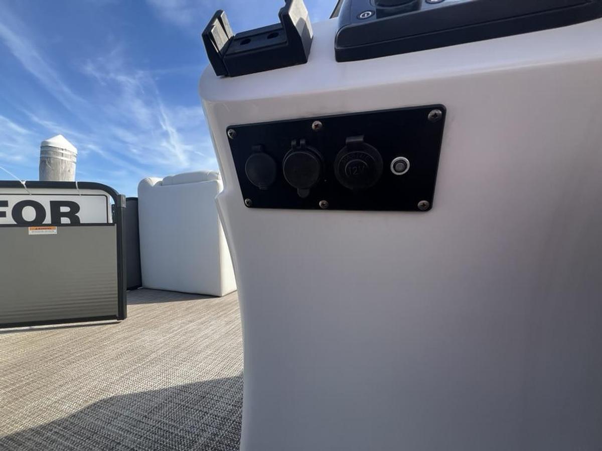 Used 2020 Godfrey Sweetwater 22