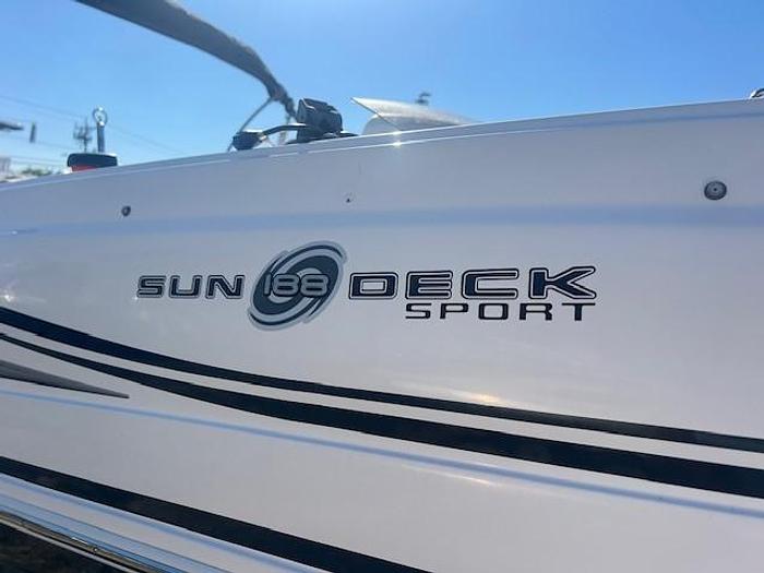 Used 2014 Hurricane SunDeck Sport 188 OB