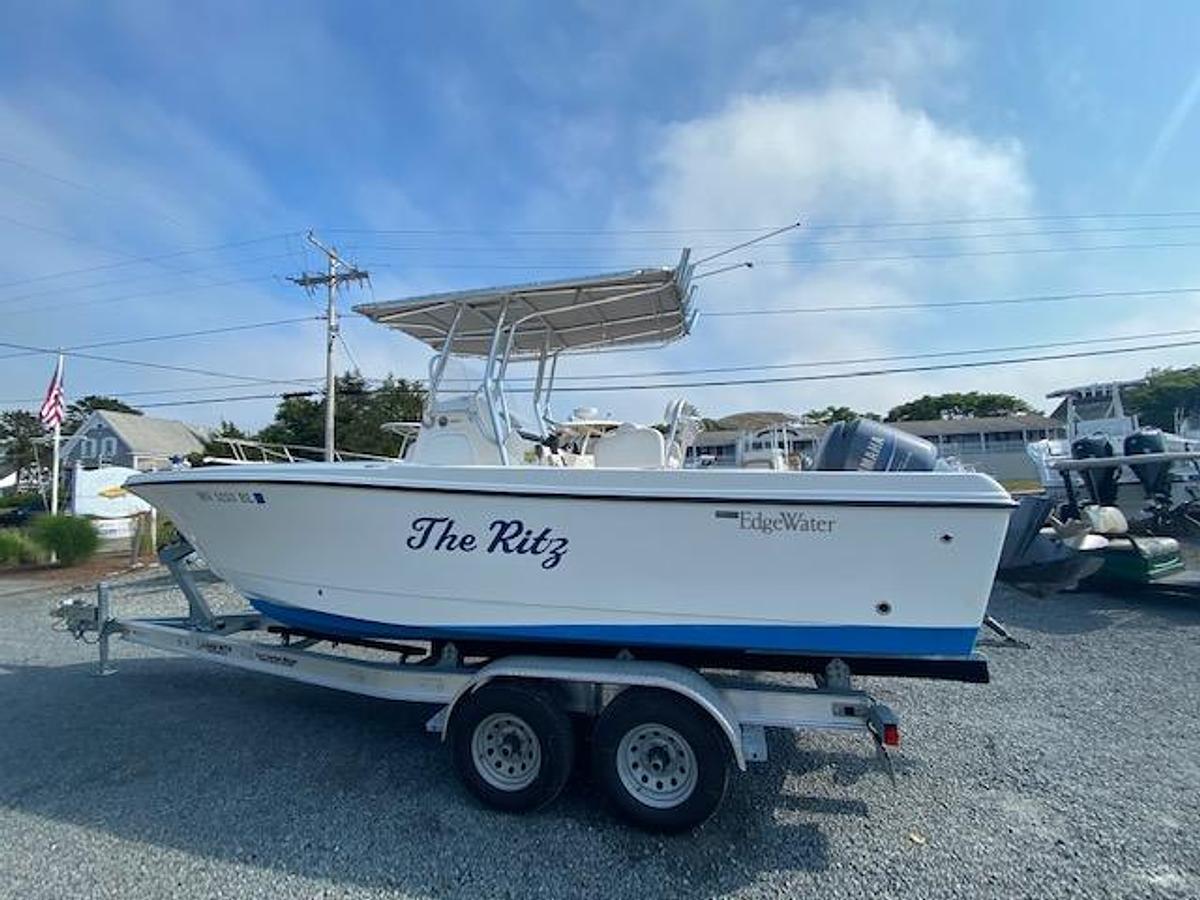 Used 2013 Edgewater 228 CC